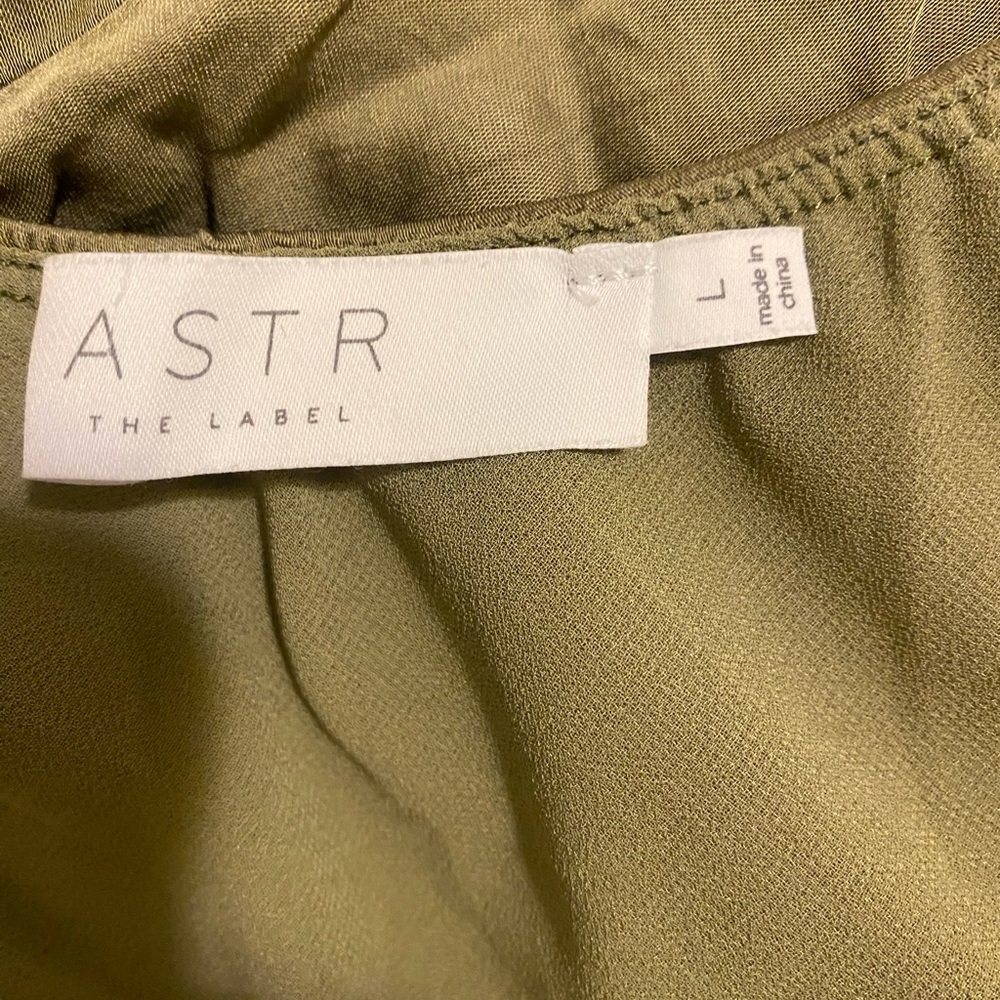 ASTR The Label Olive Green Dress - Picture 4 of 4
